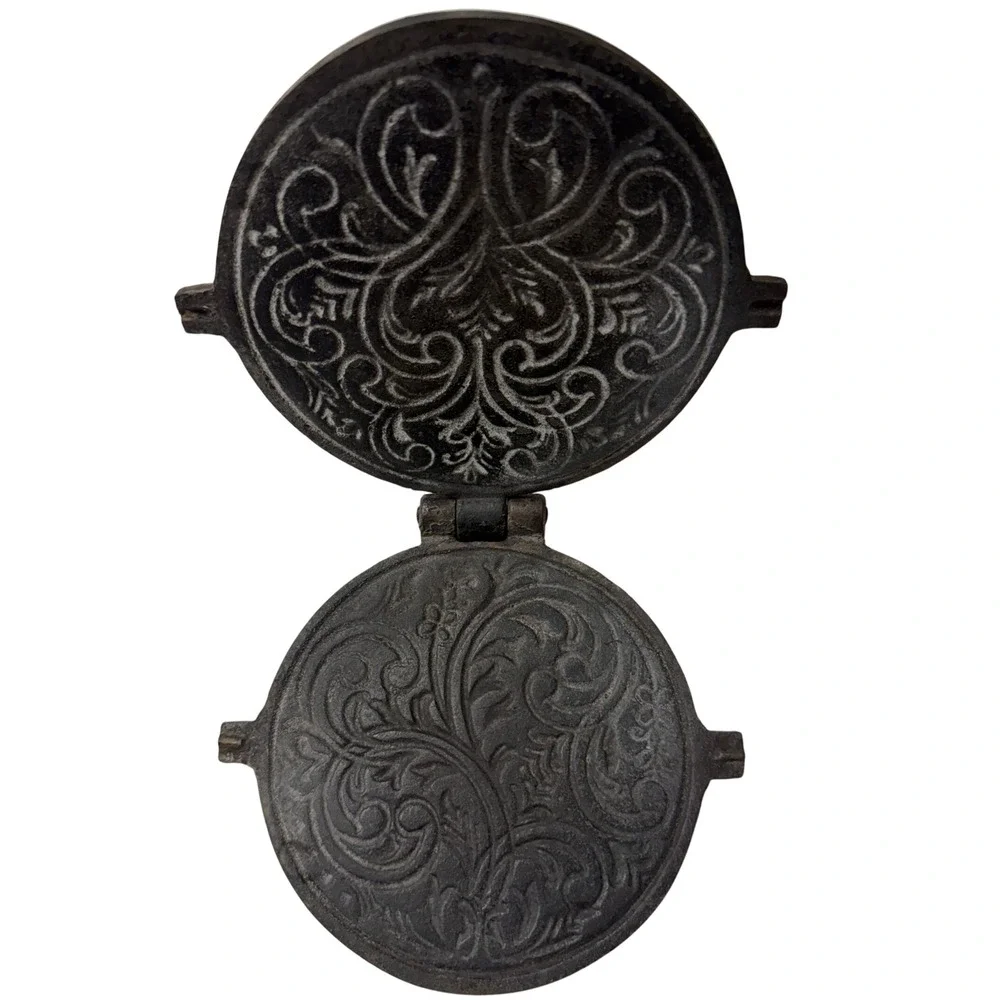 Antique OM&S No 5 Cast Iron Wafer Press Floral Scroll Pattern 6.5 Inch